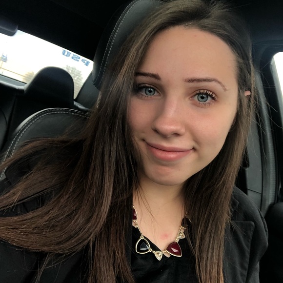 💐WELCOME TO MY CLOSET💐 - Picture 1 of 4